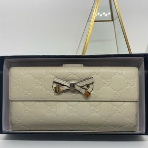 Pre-Owned Gucci Bow Guccissima Long Wallet